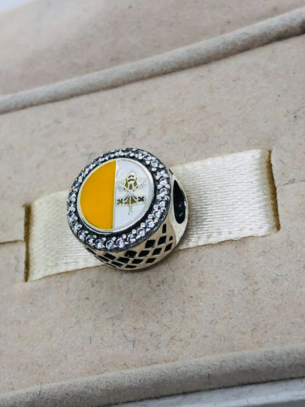 ✨🔥Pandora VATICAN Flag Exclusive Charm Bead - Picture 4 of 4